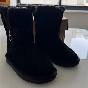 NIB KOOLABURRA by UGG black Suede kids boots